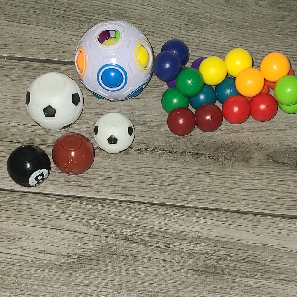 🍁 Fidget toy ball bundle🧋
